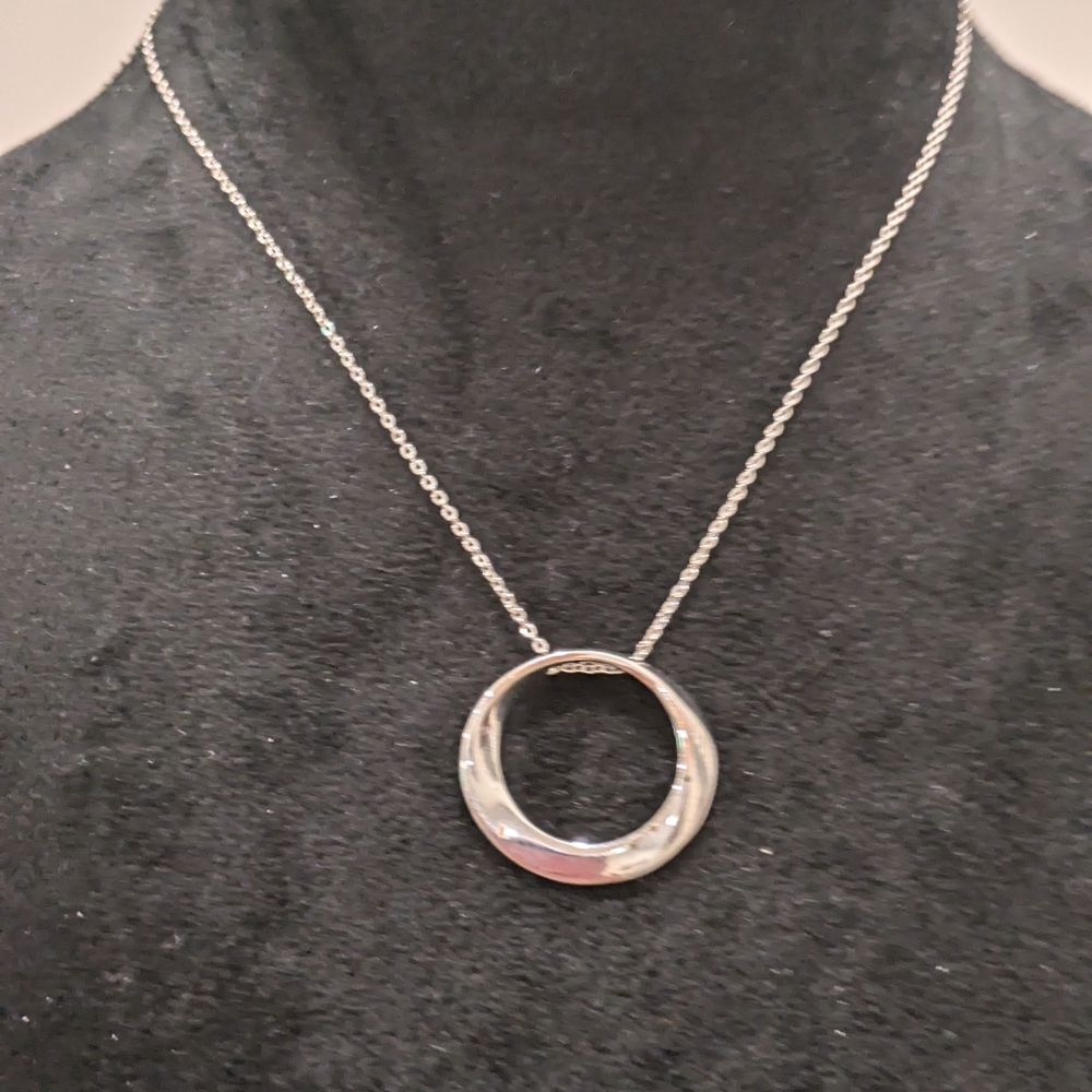 Lot Of 4 Necklaces